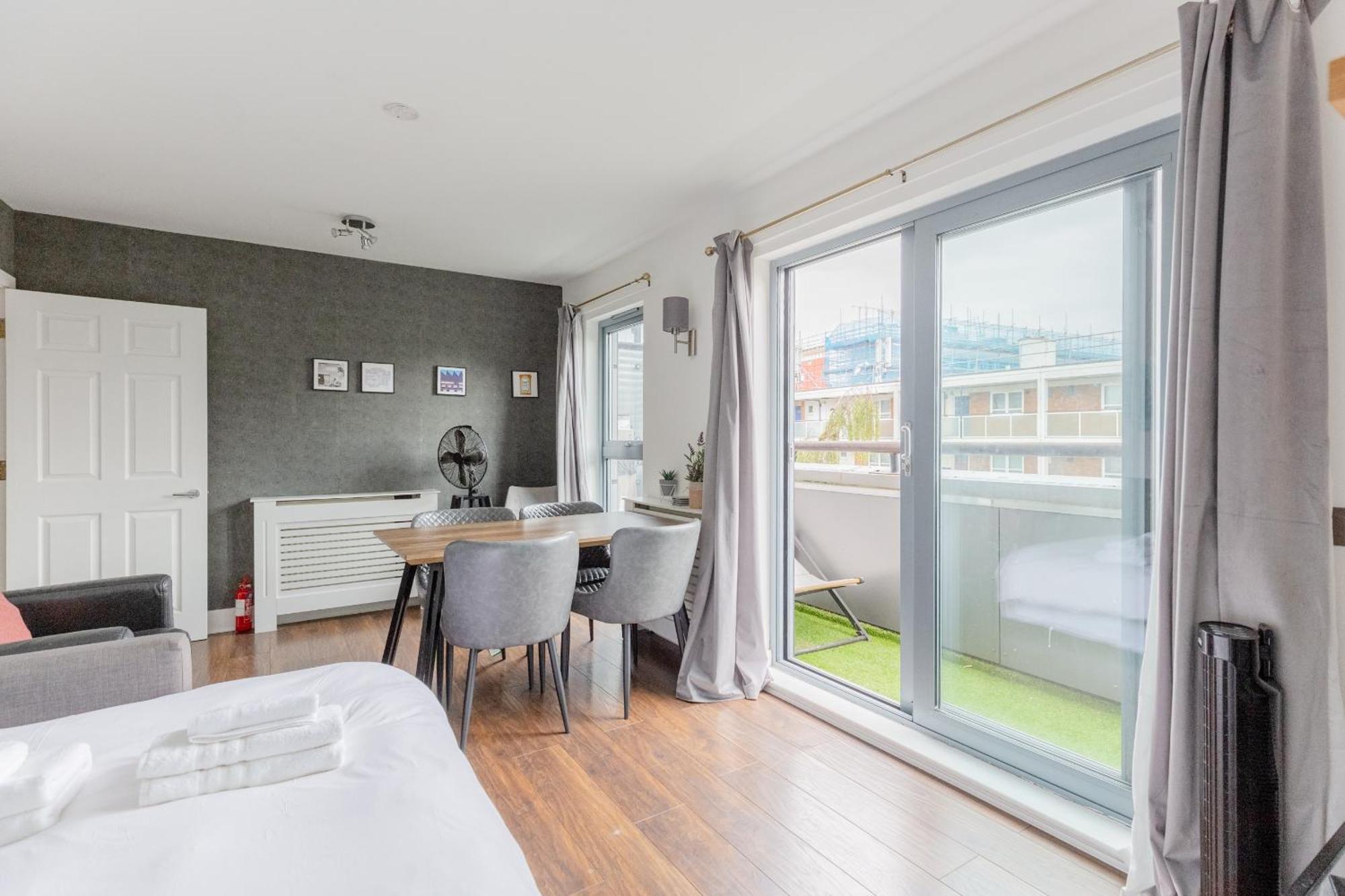 Bright 2 Bedroom Flat In Lambeth With Balcony Londra Dış mekan fotoğraf
